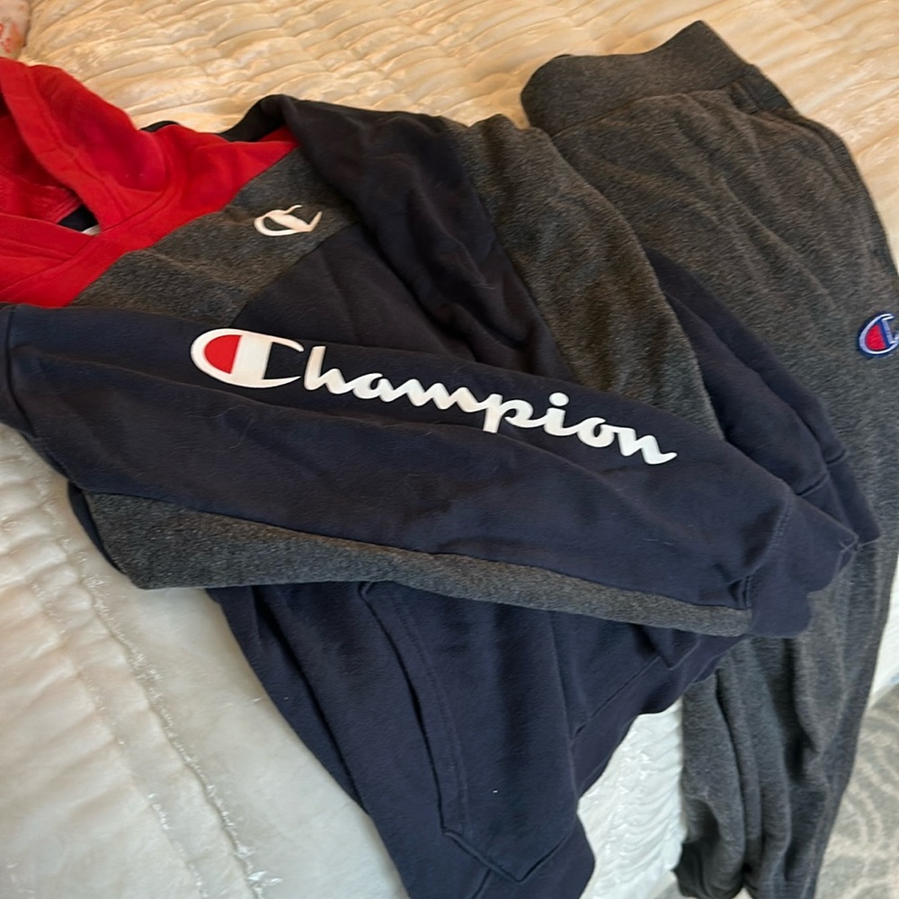 Boys champion, sweatsuit, navy red and gray size medium